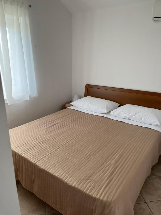 Apartments Marinovic Brzac Екстер'єр фото